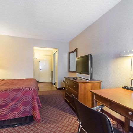 Econo Lodge Inn & Suites Joplin Exteriör bild
