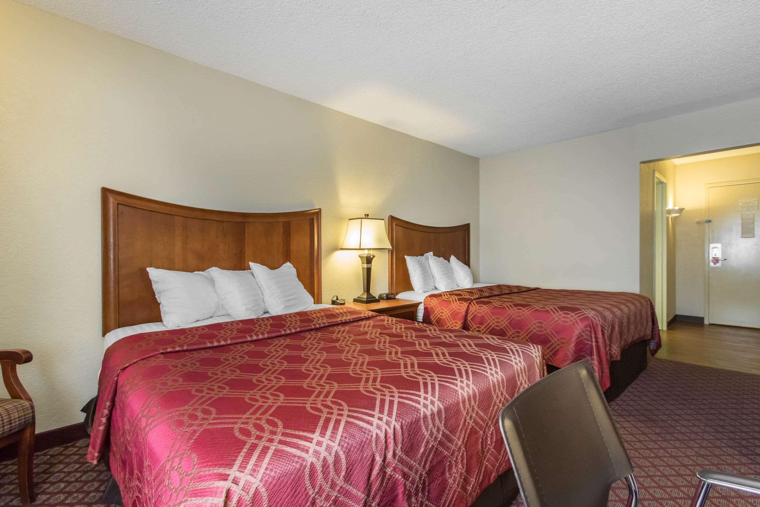 Econo Lodge Inn & Suites Joplin Exteriör bild