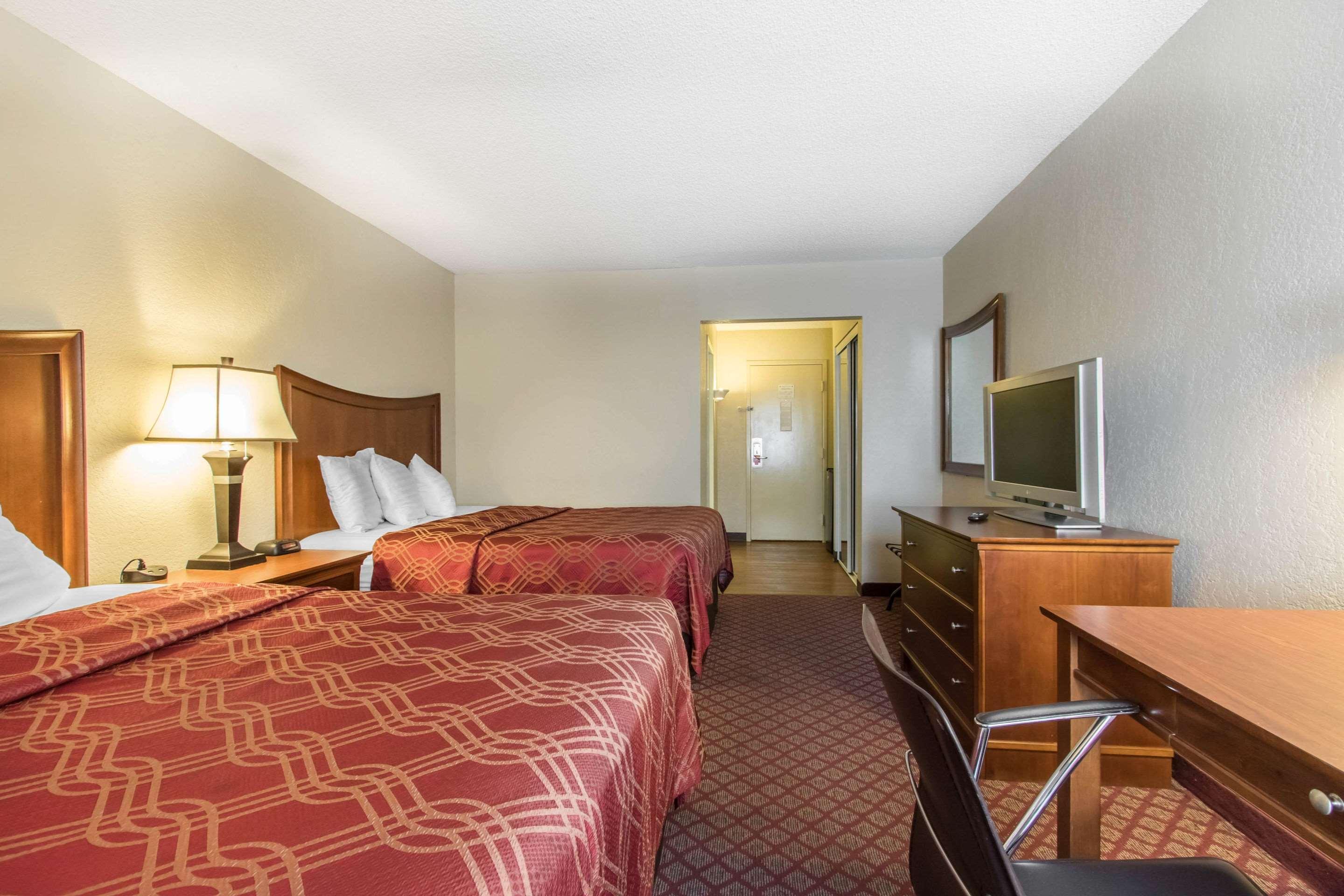 Econo Lodge Inn & Suites Joplin Exteriör bild