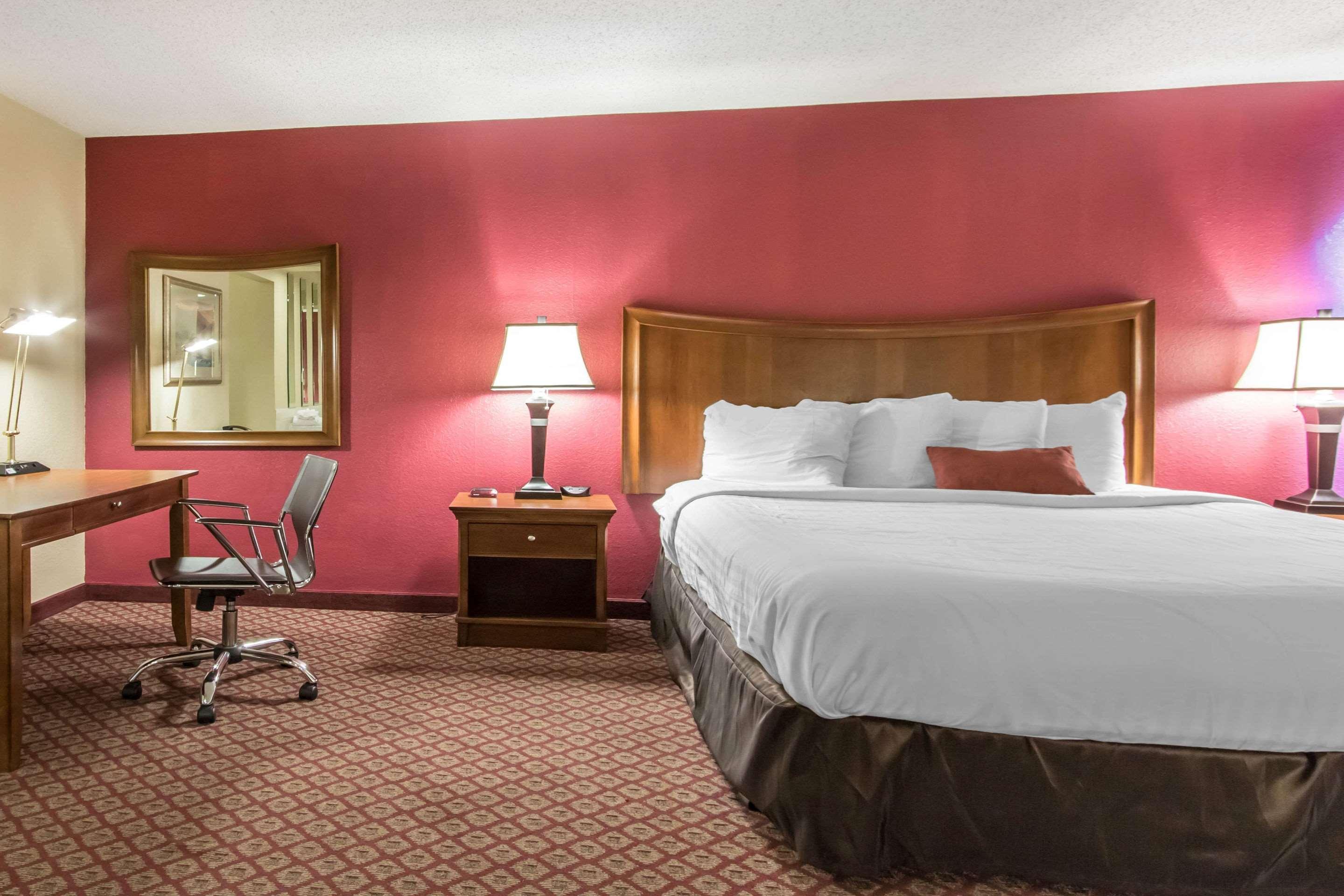 Econo Lodge Inn & Suites Joplin Exteriör bild