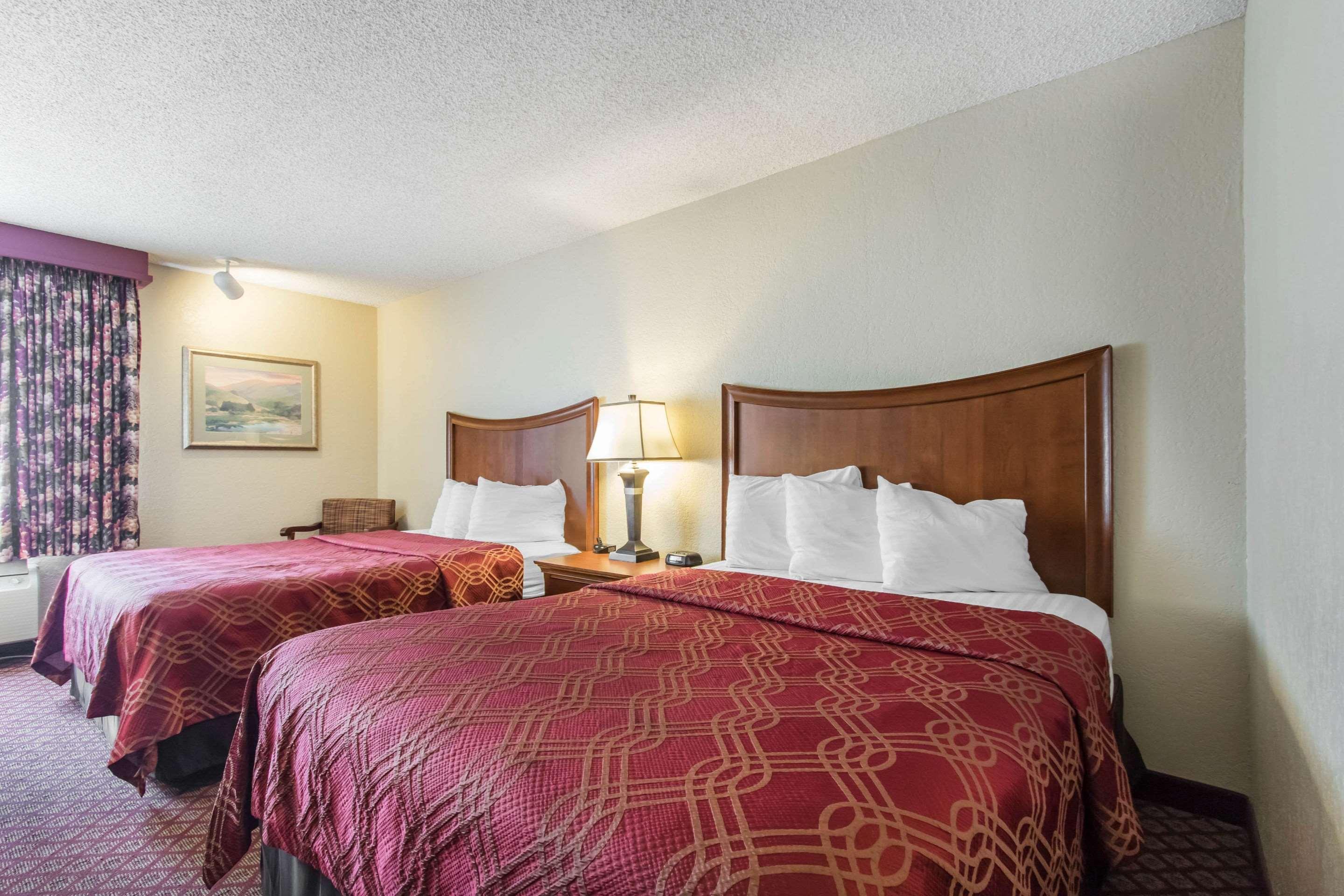 Econo Lodge Inn & Suites Joplin Exteriör bild