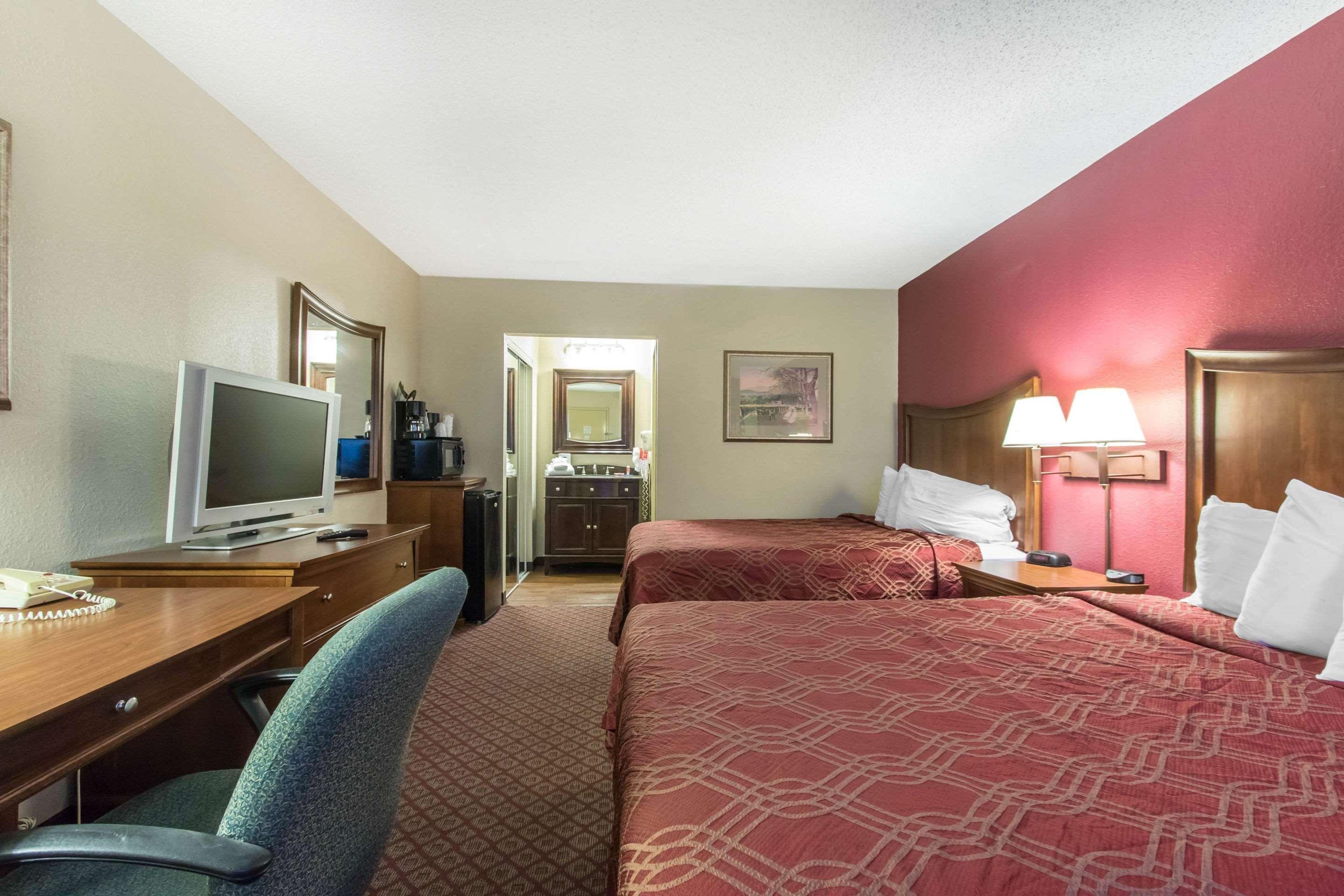 Econo Lodge Inn & Suites Joplin Exteriör bild