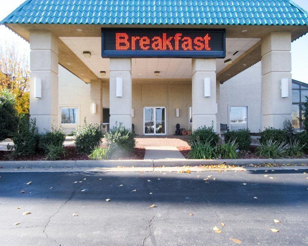 Econo Lodge Inn & Suites Joplin Exteriör bild