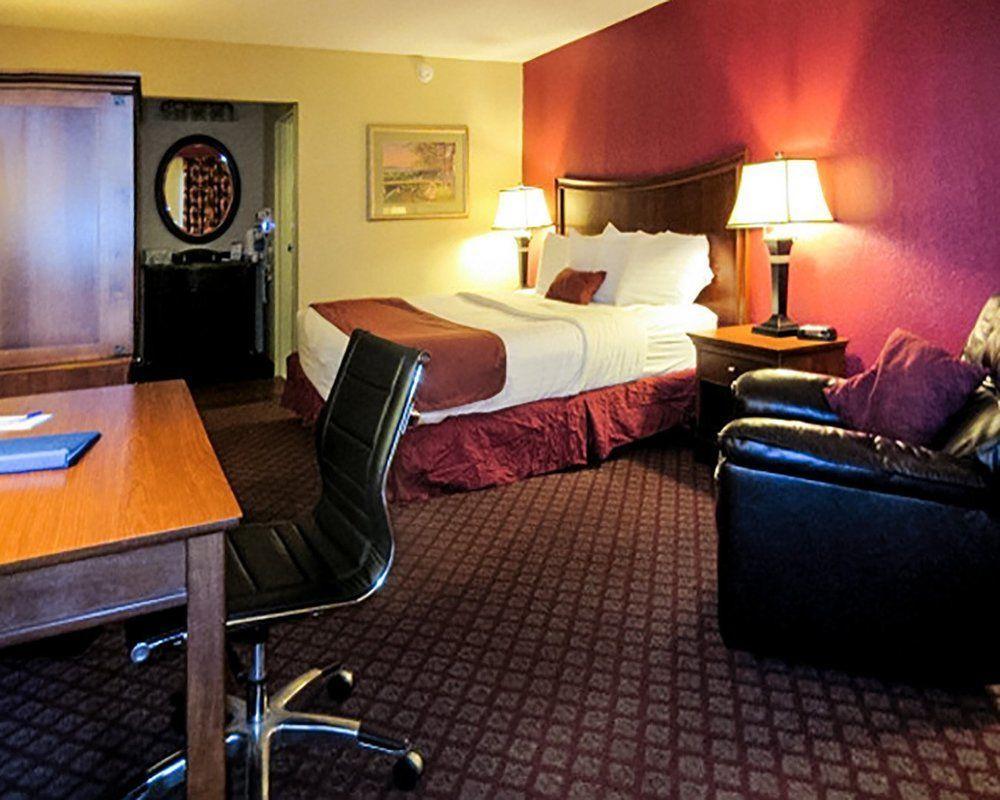 Econo Lodge Inn & Suites Joplin Exteriör bild